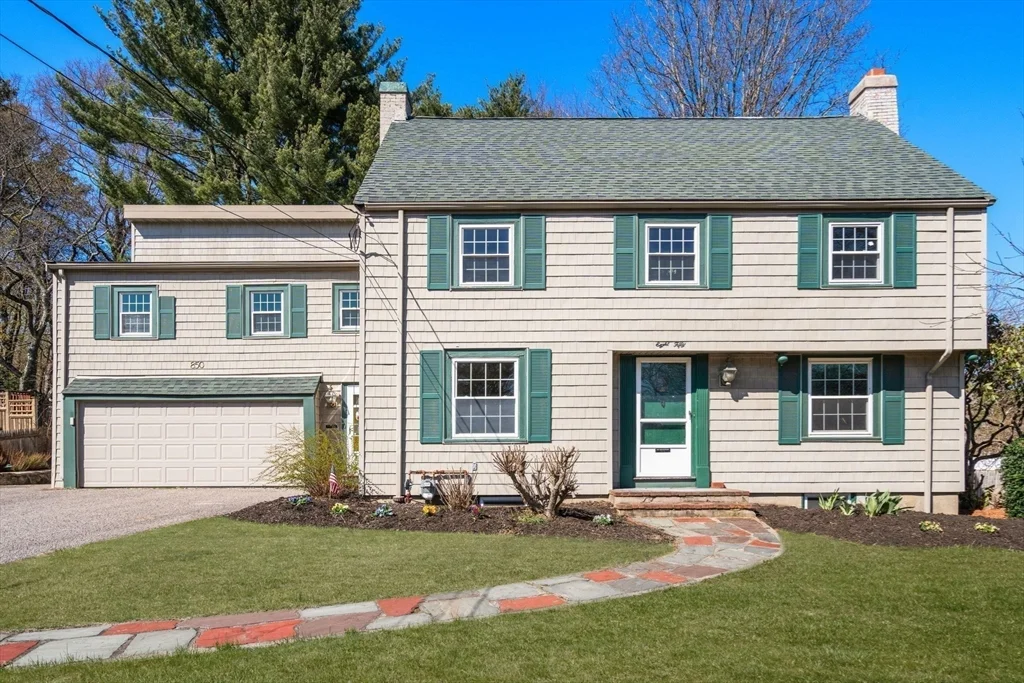 850 Dedham St, Newton