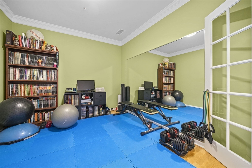 204 Clocktower Dr, Waltham