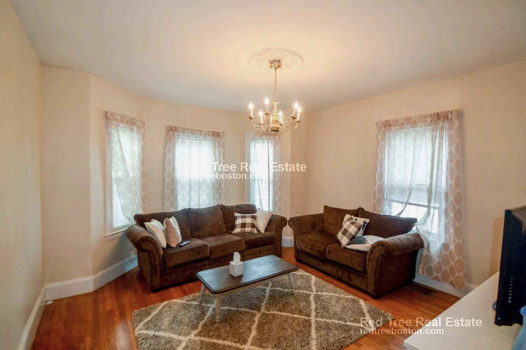 201 Hillside St, Mission Hill