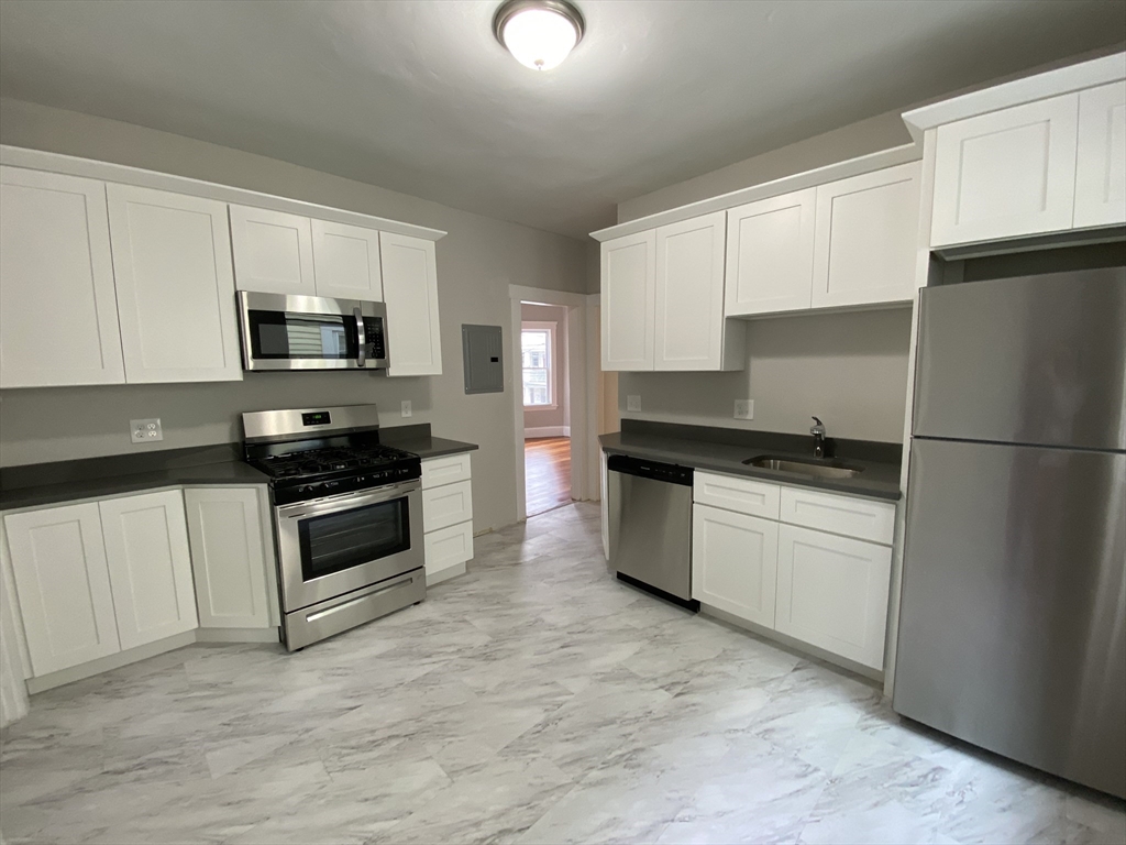 3 bed, 1 bath apartment for rent at 101 Capen St Unit 2, Dorchester — photo 1 of 6