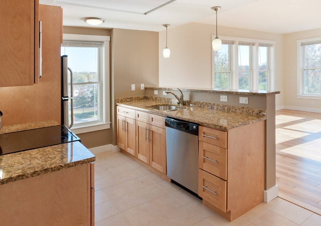 3 bed, 2 bath apartment for rent at 87 New St Unit 414, Neighborhood Nine — photo 1 of 14
