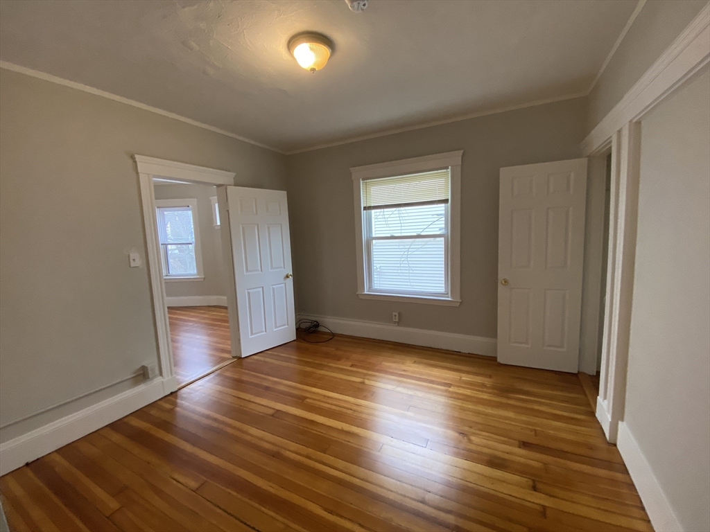 4 bed, 1 bath apartment for rent at 79 Topliff St Unit 2, Dorchester — photo 4 of 9