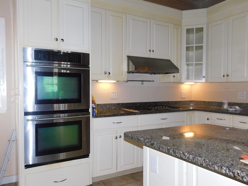 2 bed, 2.5 bath apartment for rent at 81 Mount Pleasant Ave Unit A, Roxbury — photo 4 of 6