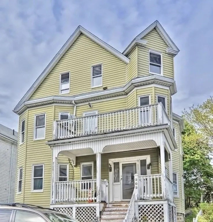 4 bed, 1 bath apartment for rent at 202 Brunswick St Unit 2, Roxbury — photo 2 of 2