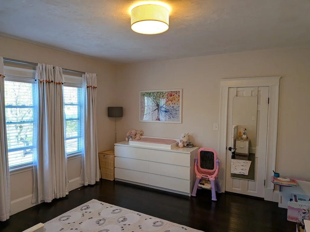 98 Rock Glen Rd, Medford