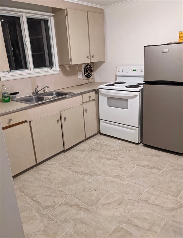 287 Billings St, North Quincy