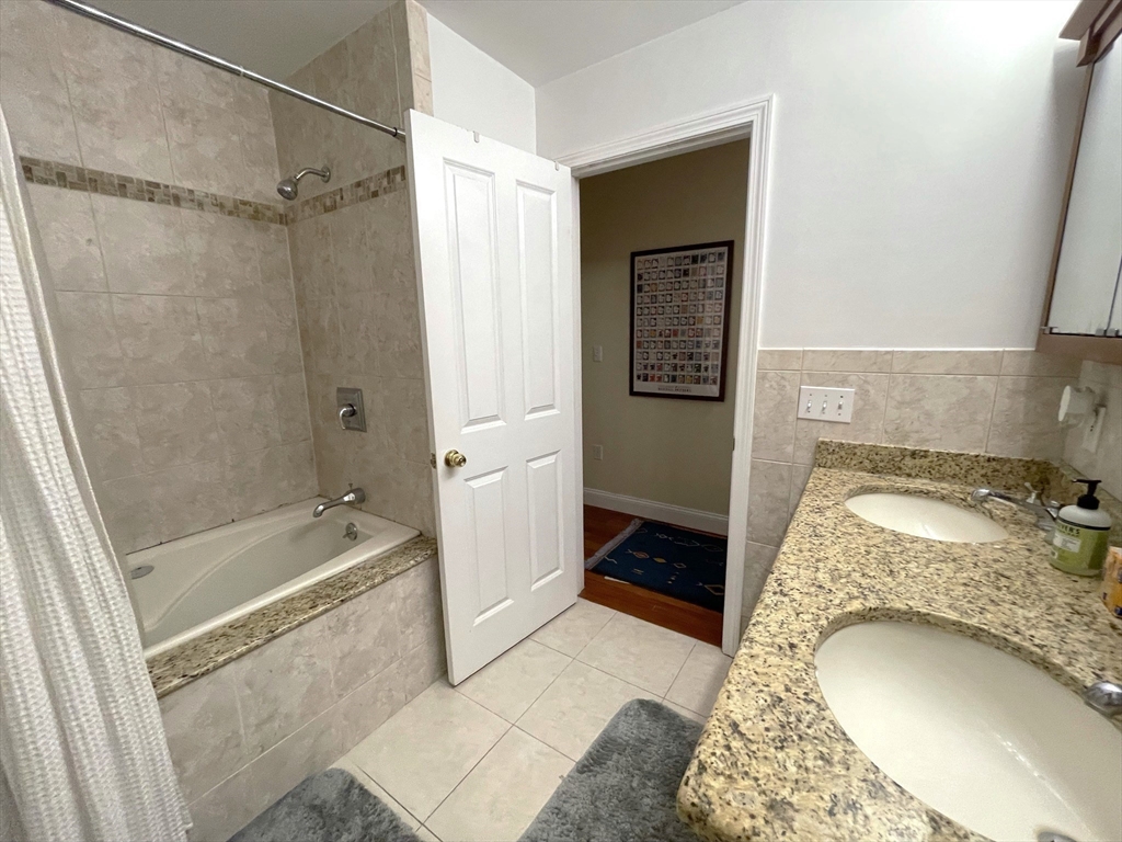 239 Prospect St, The Port