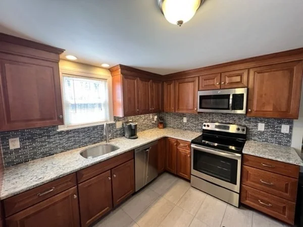 375 Elm St, Braintree