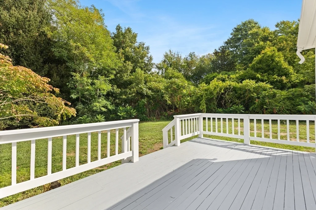 24 Country Club Dr, Plymouth