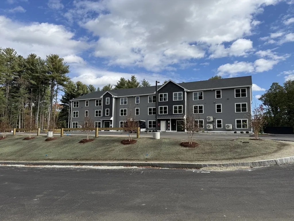 251 Sladen St, Dracut