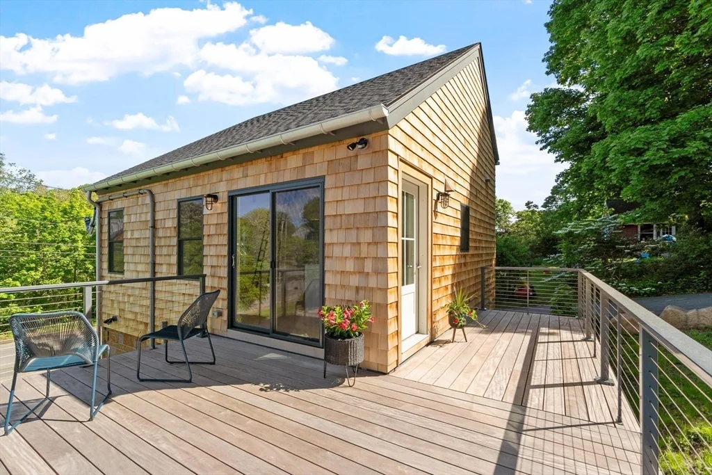 29 Pigeon Hill St, Rockport