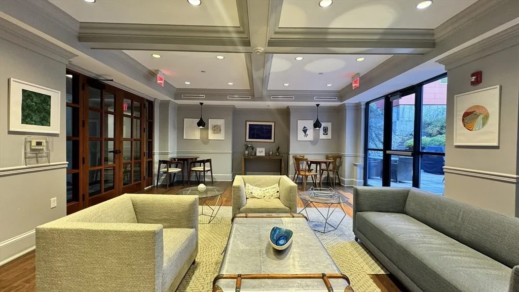 1501 Commonwealth, Brighton