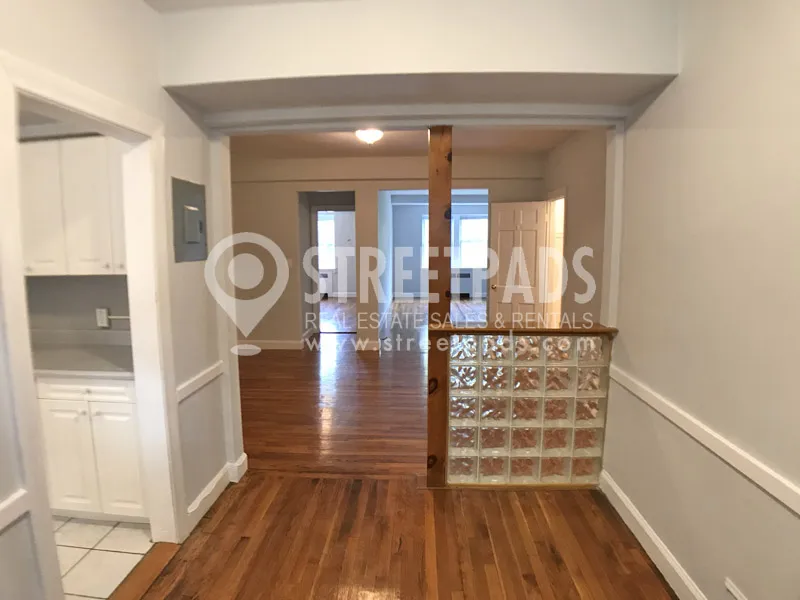 1157 Beacon St, Longwood