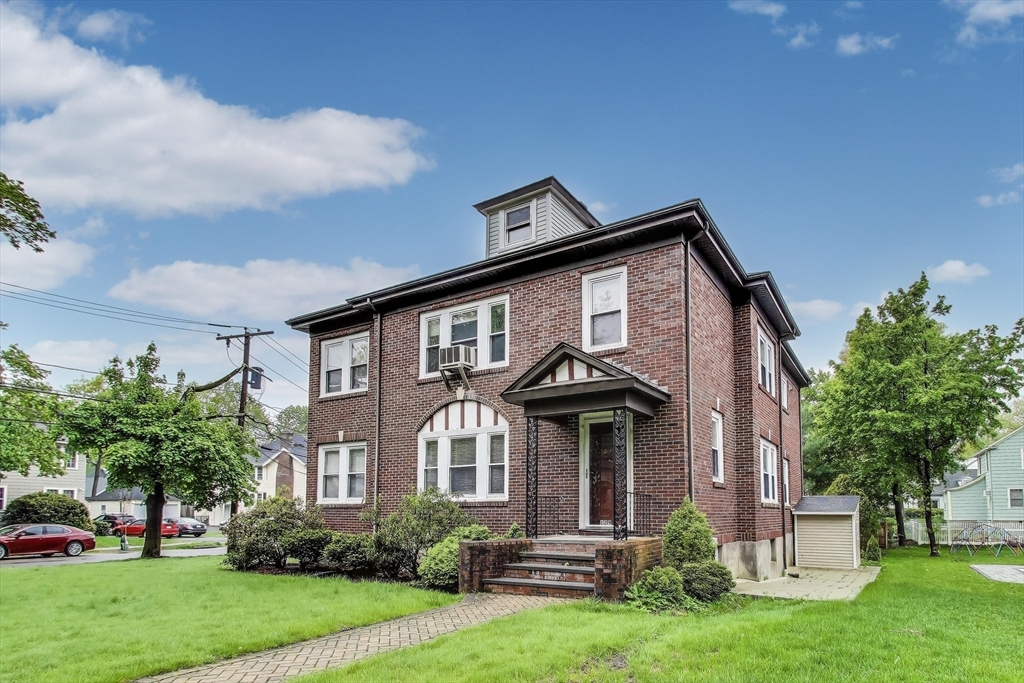 129 Oxford Rd, Newton Center