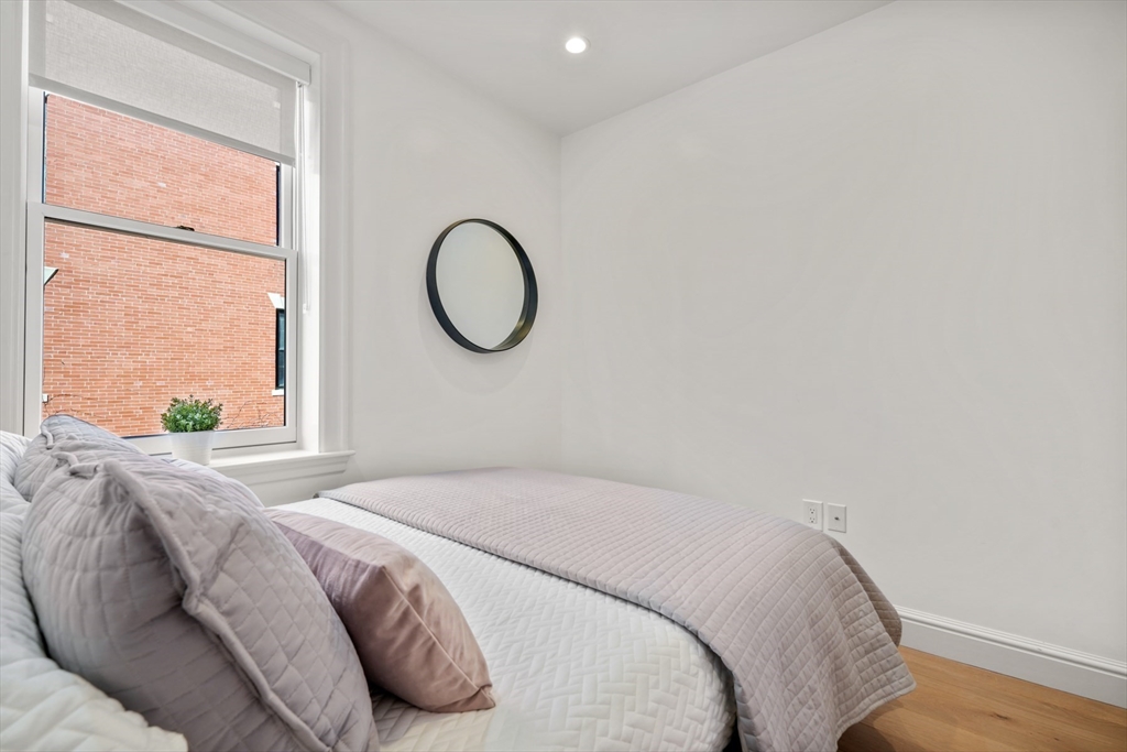 112 Myrtle, Beacon Hill