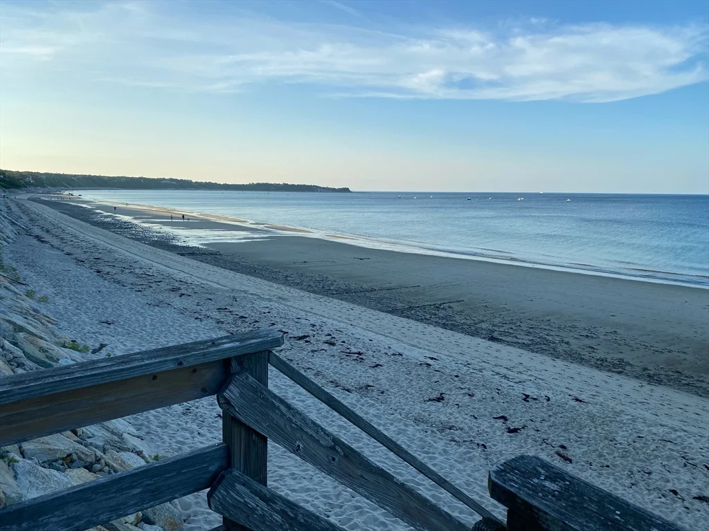 81 Winthrop Rd, Manomet
