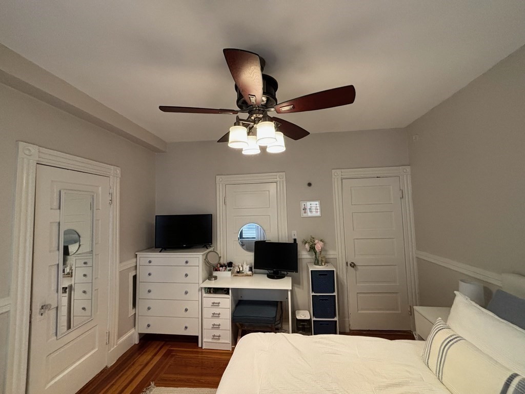 7 Hatch St, South Boston