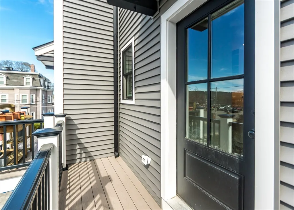 29 Cherry St, Waltham