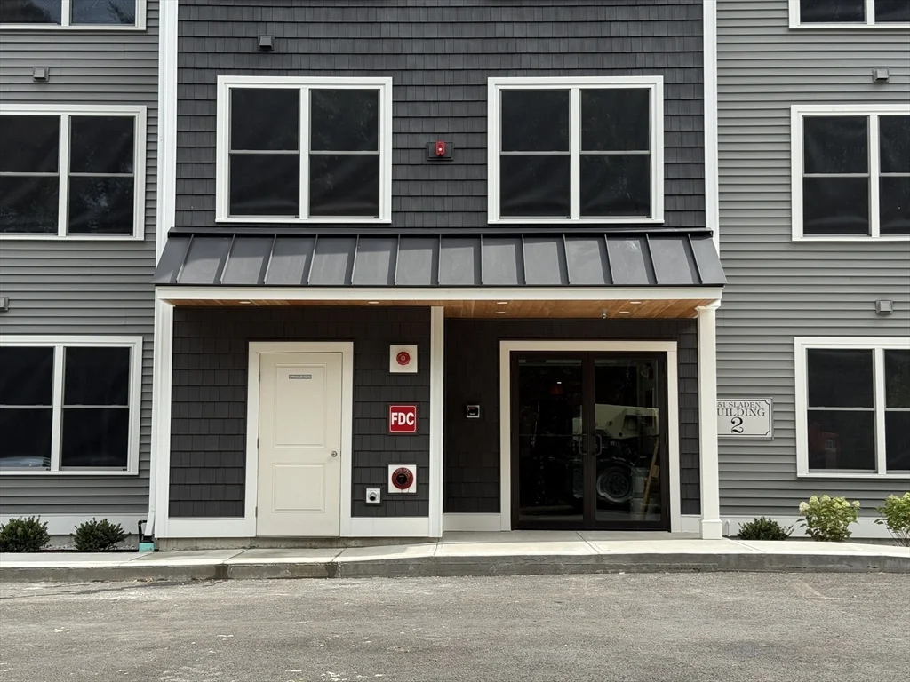 251 Sladen St, Dracut