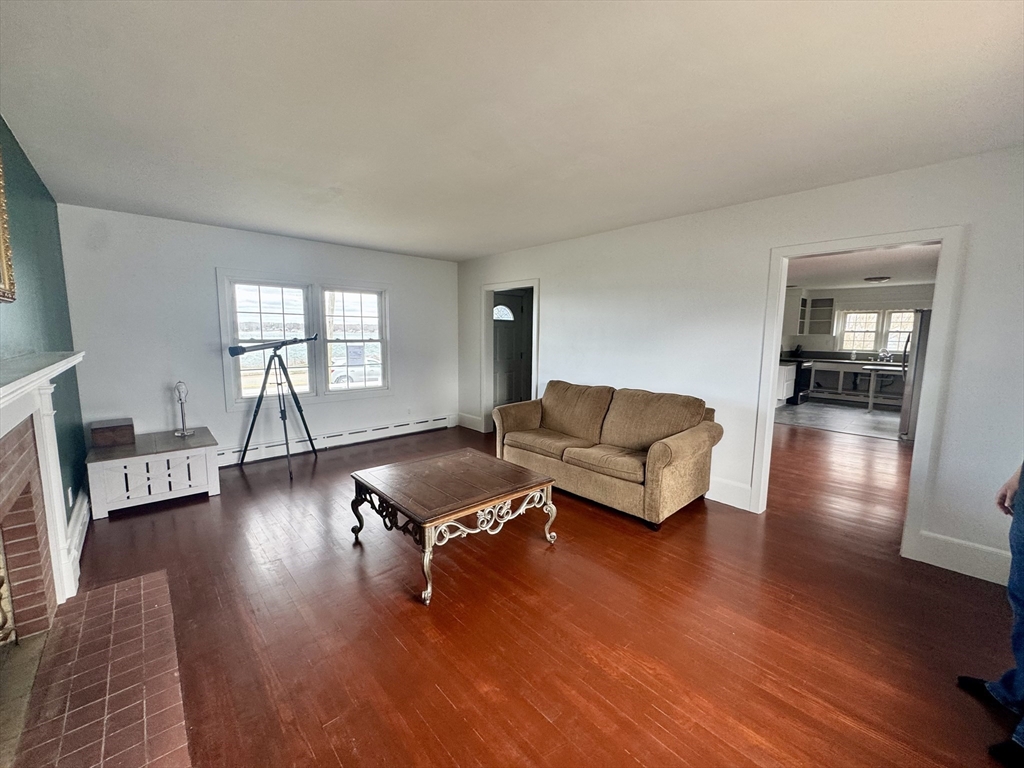 672 W Rodney French Blvd, Far North