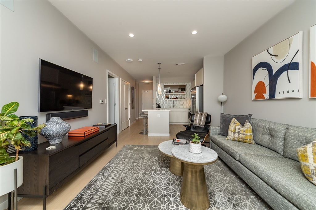 45 W 3rd St, South Boston