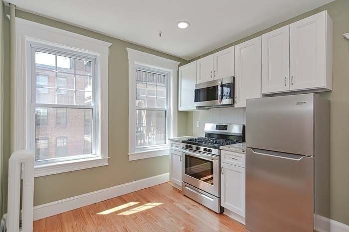 70 Strathmore Rd, Brighton