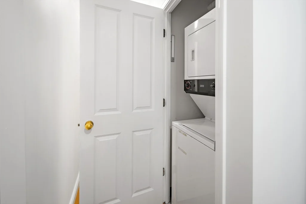 4 Charlesgate E, Back Bay