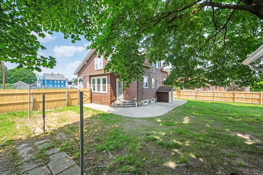 8 Beekman St, Fitchburg