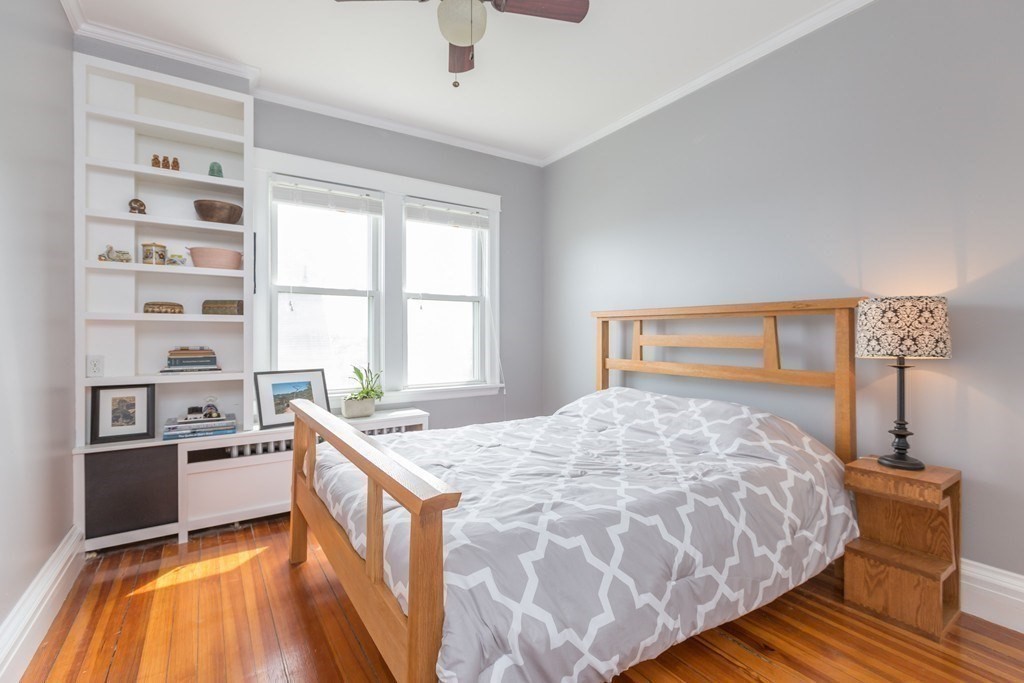 82 Gladstone St, East Boston