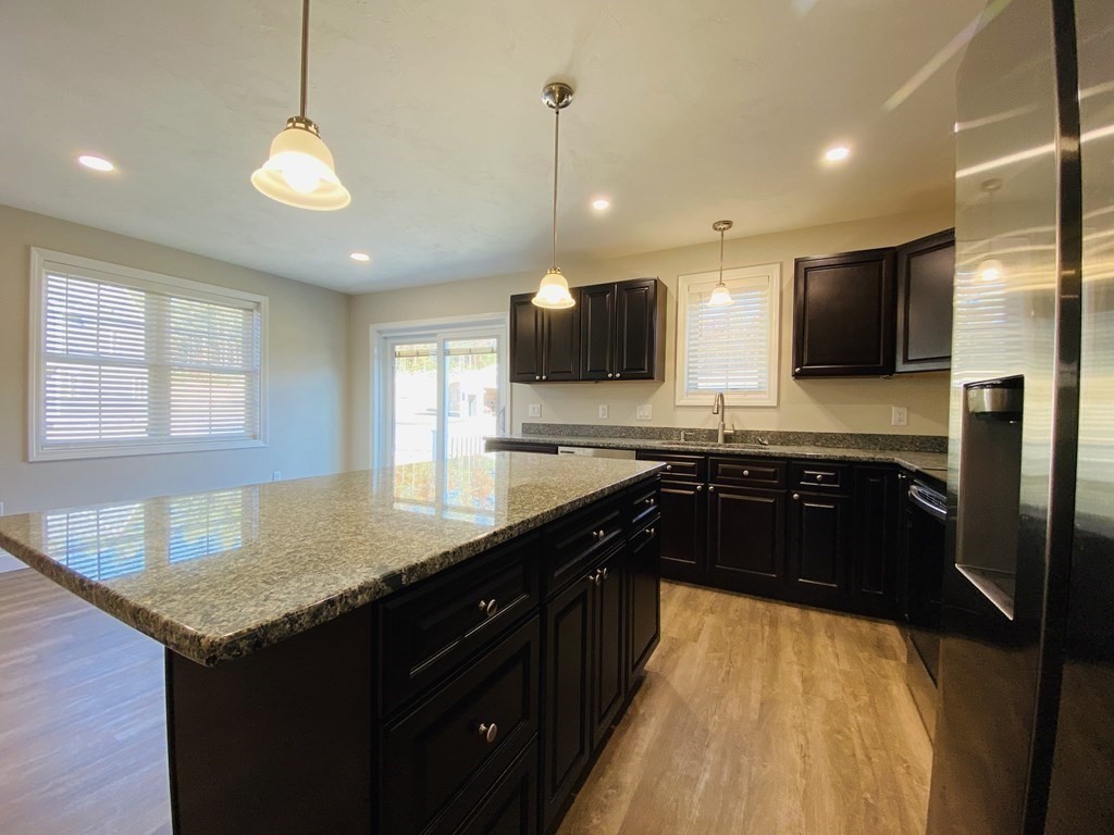 6 Glacier Path, Middleboro