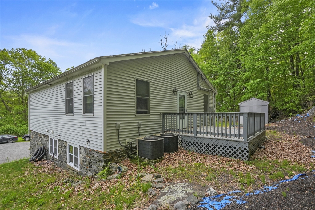 9 Gover Rd, Millbury