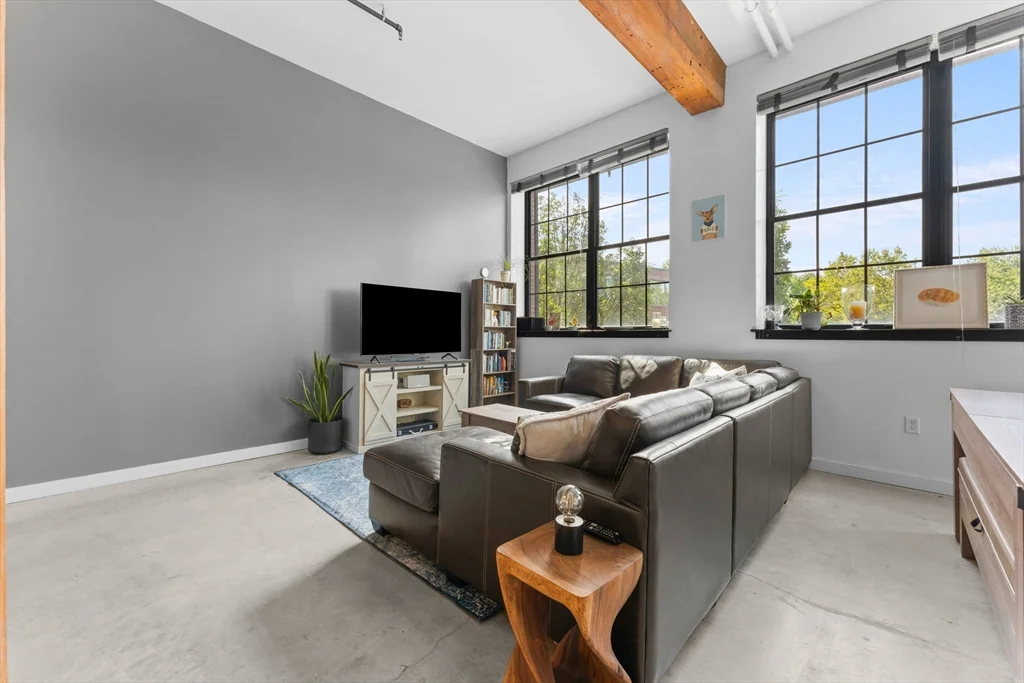 944 Dorchester Ave, Dorchester