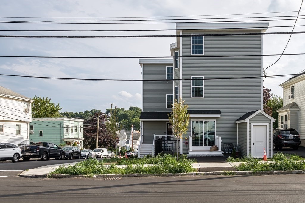 242 Mountain Ave, Revere