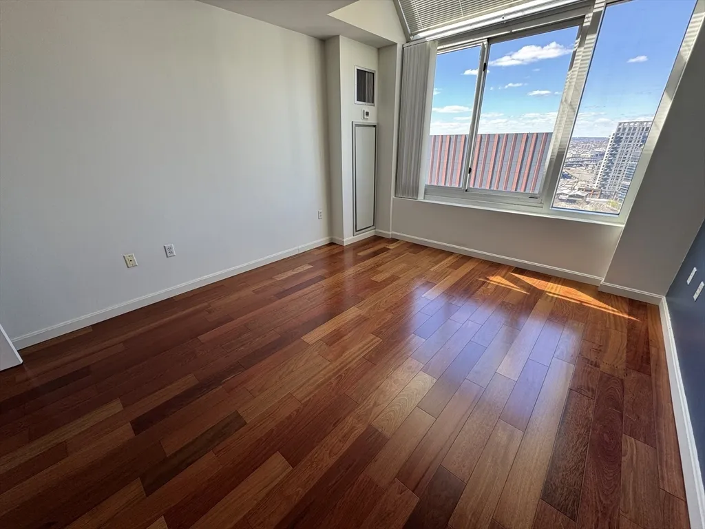 10 Museum Way, East Cambridge