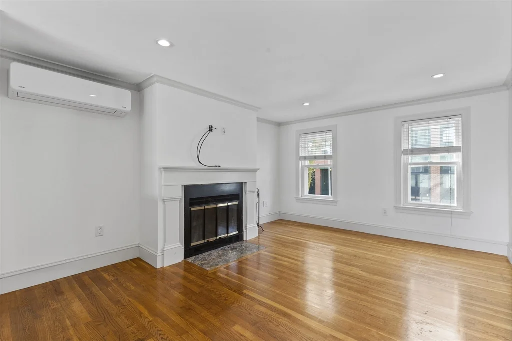 256 W 3rd St, South Boston