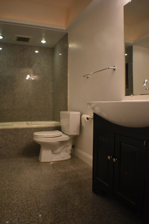 476 Columbus Ave, South End