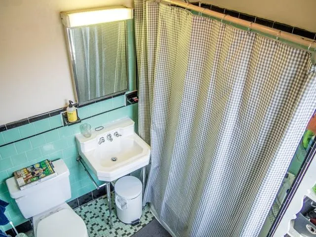 277 Washington St, Ward Two