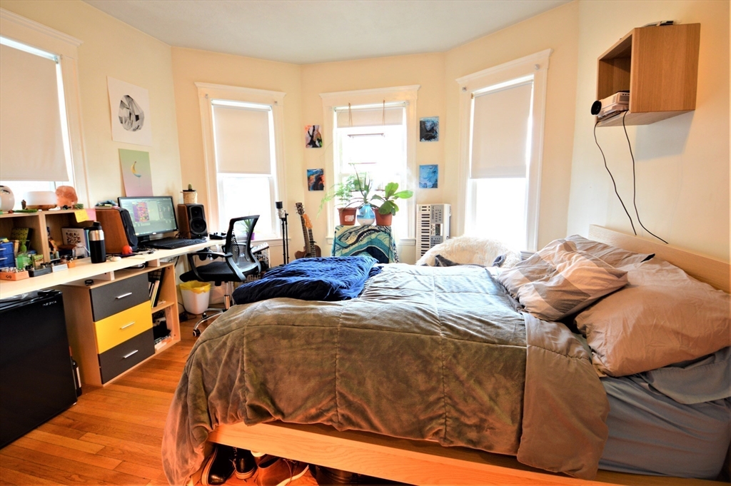 94 Montebello Rd, Jamaica Plain