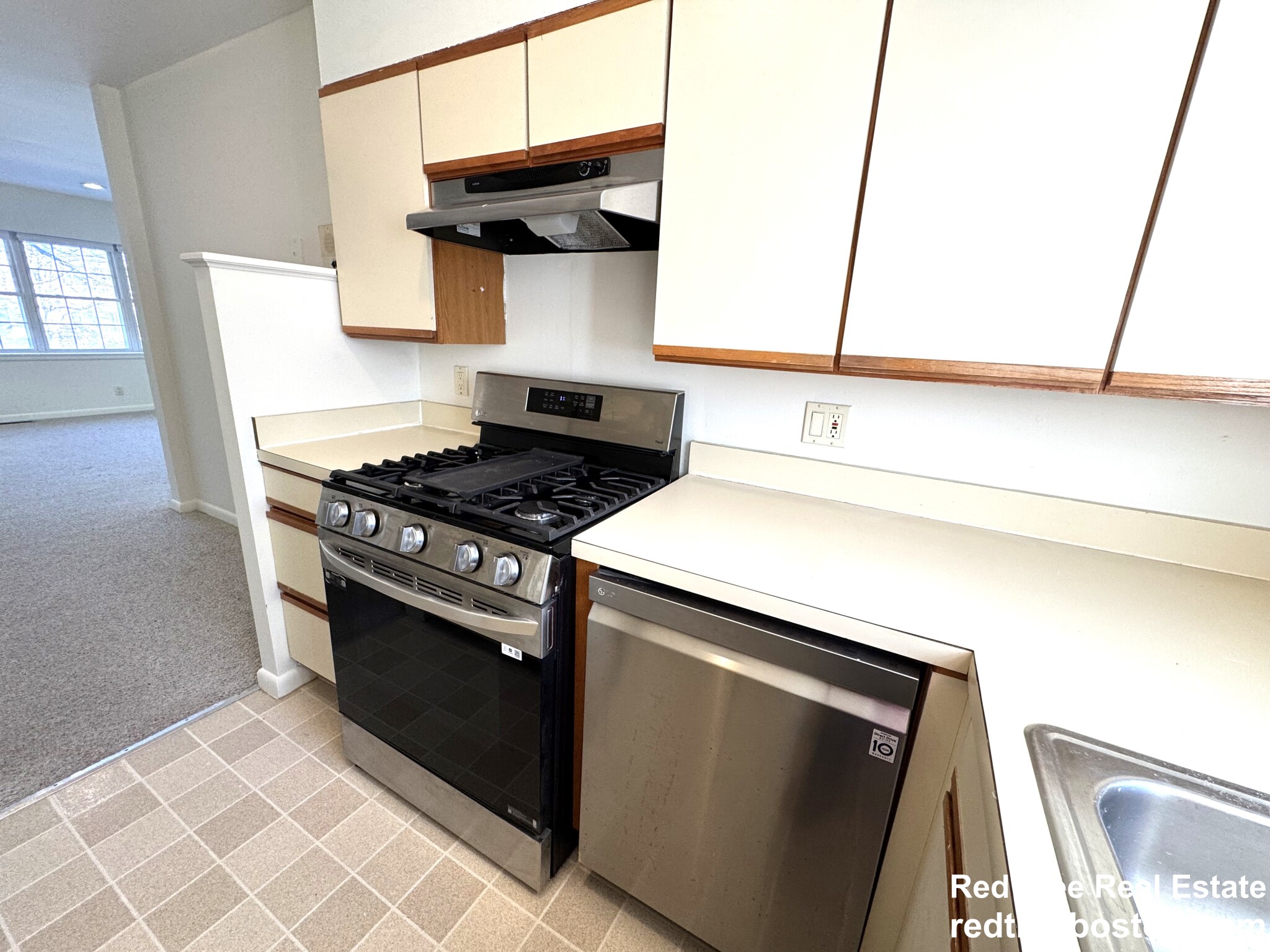 144 Lake Shore Rd, Brighton