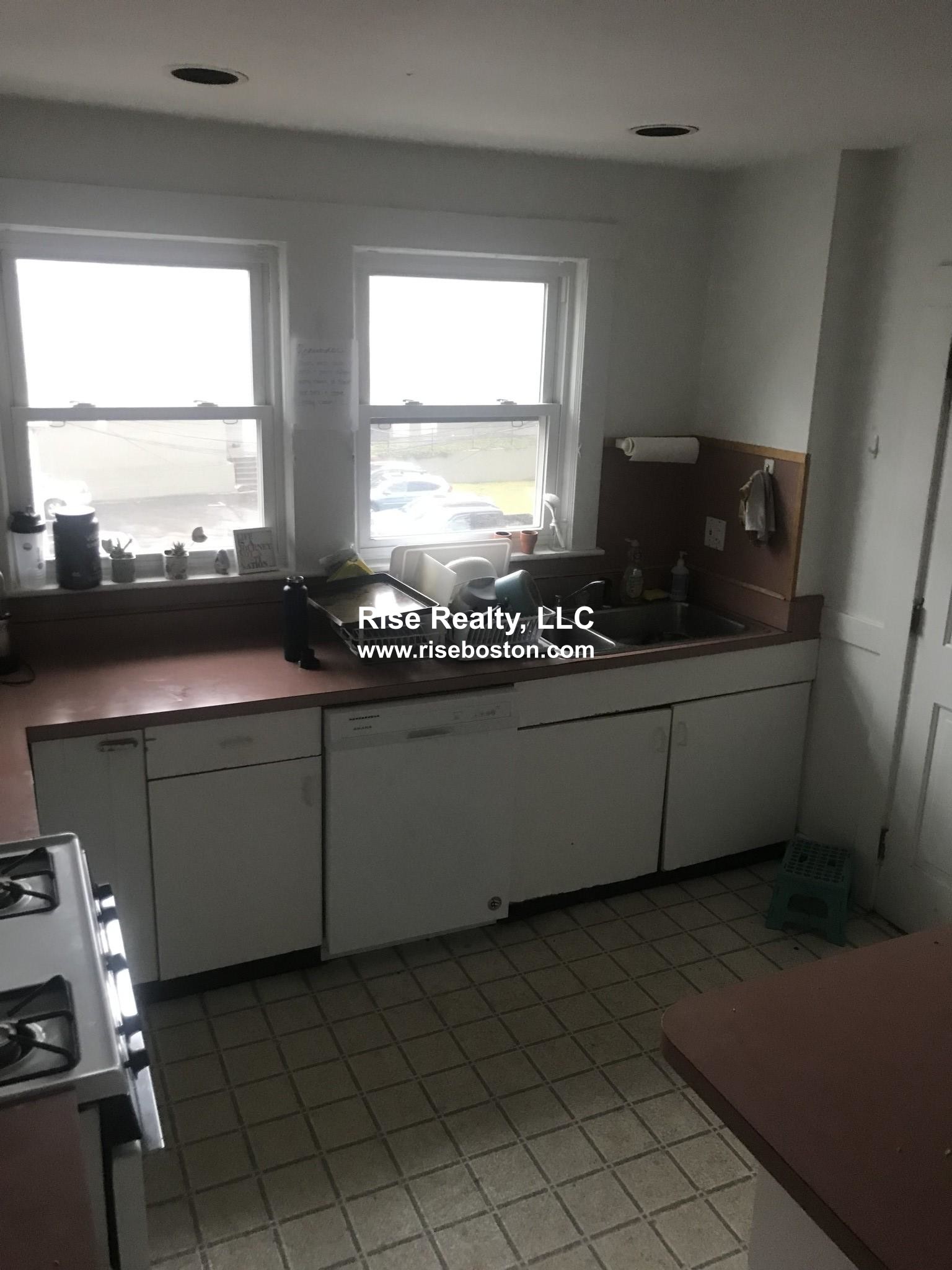 5 bed, 2 bath apartment for rent at 14 Lake Unit 2, Brighton