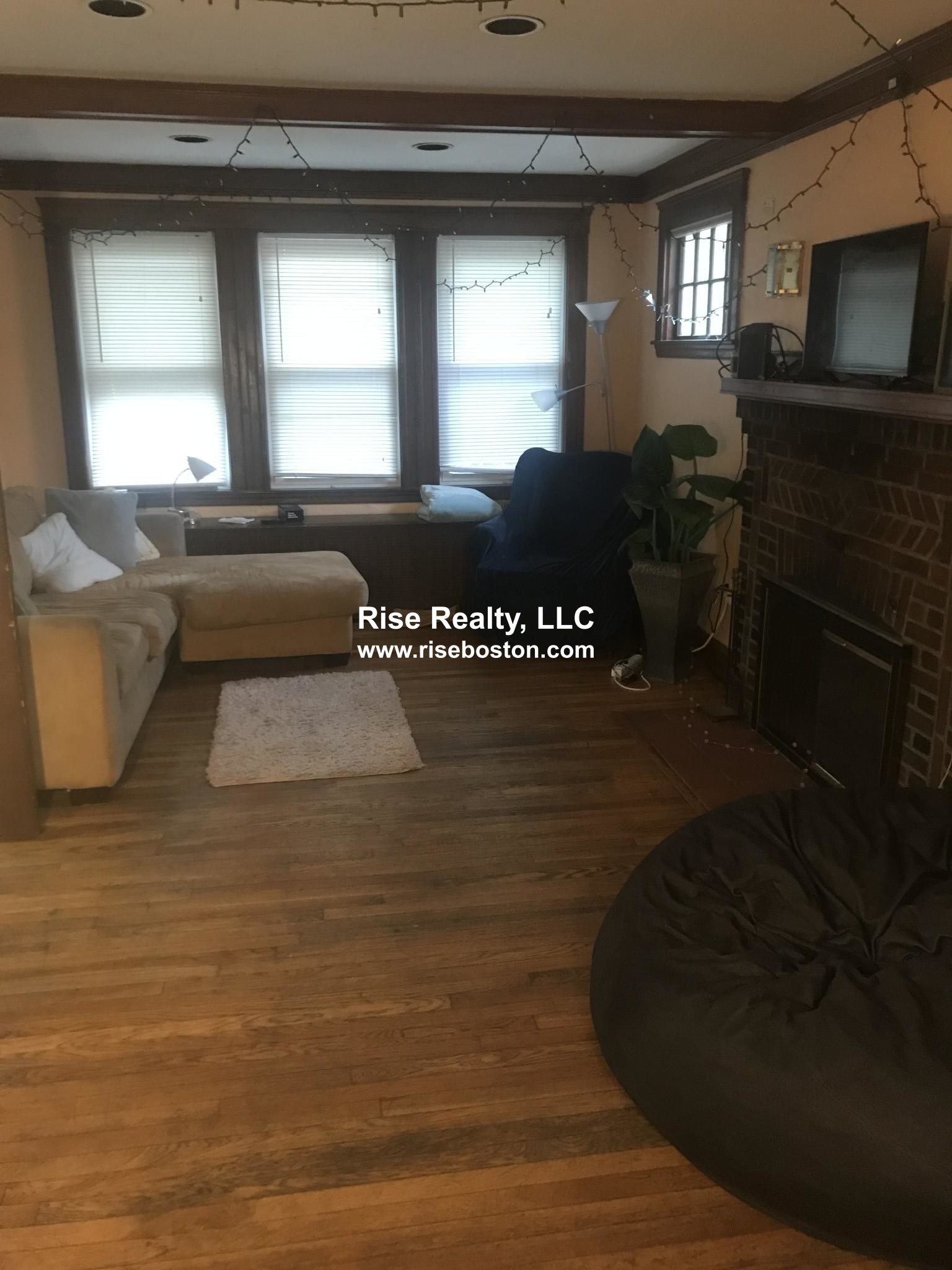 5 bed, 2 bath apartment for rent at 14 Lake Unit 2, Brighton — photo 4 of 7