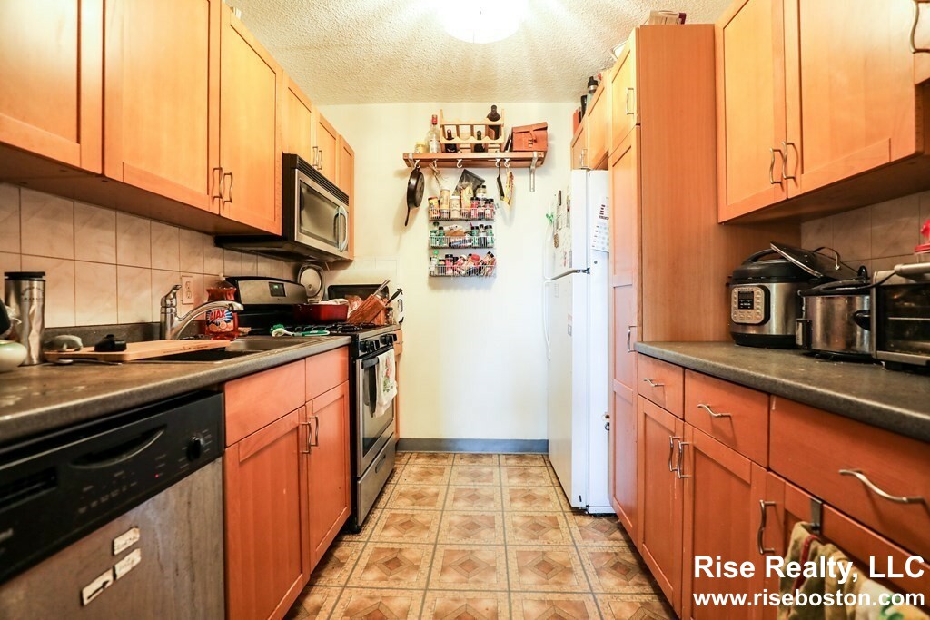 2 bed, 2 bath apartment for rent at 33 Pond Ave Unit 623, Brookline Village — photo 7 of 12