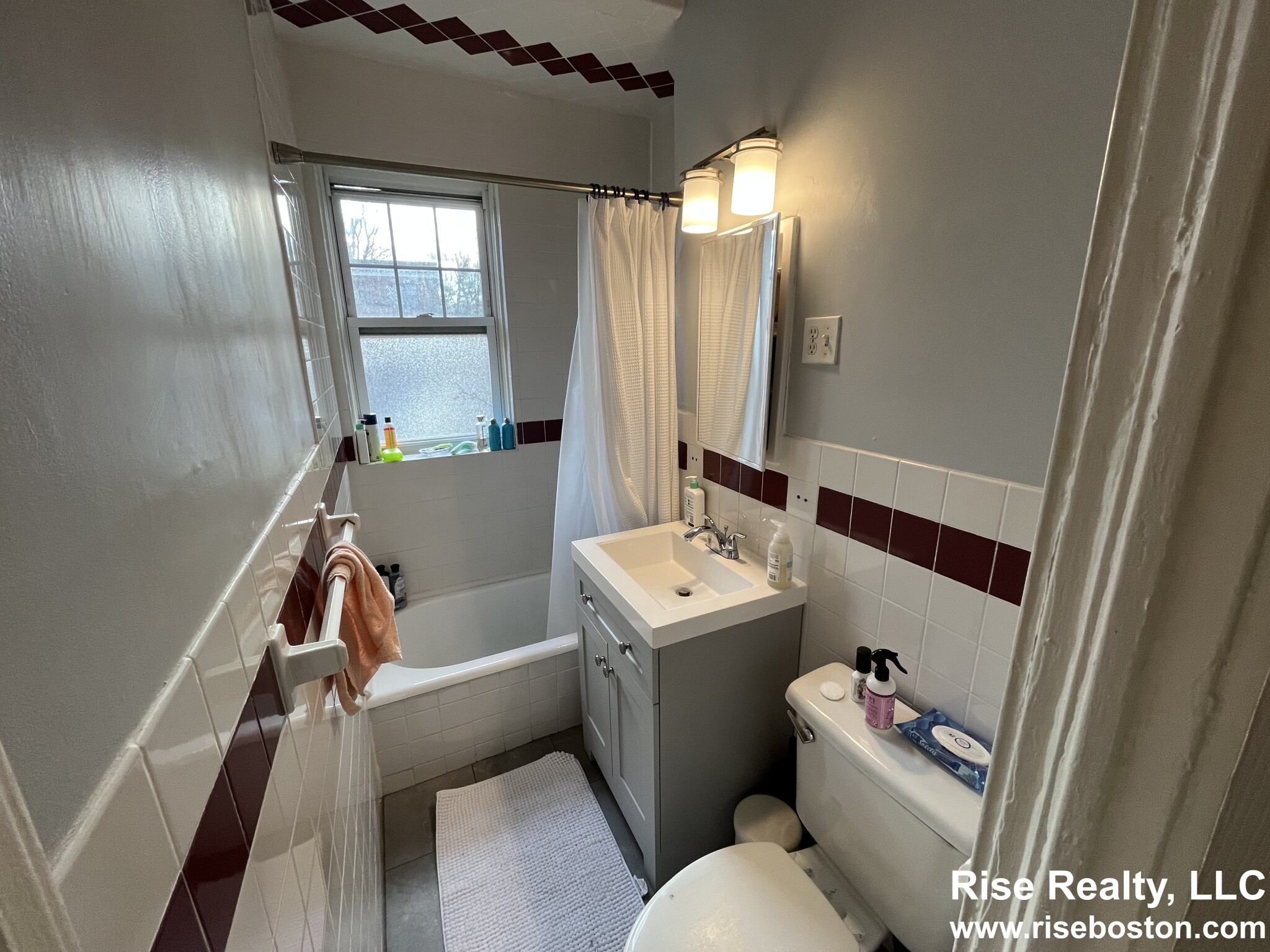 1999 Commonwealth Ave, Brighton