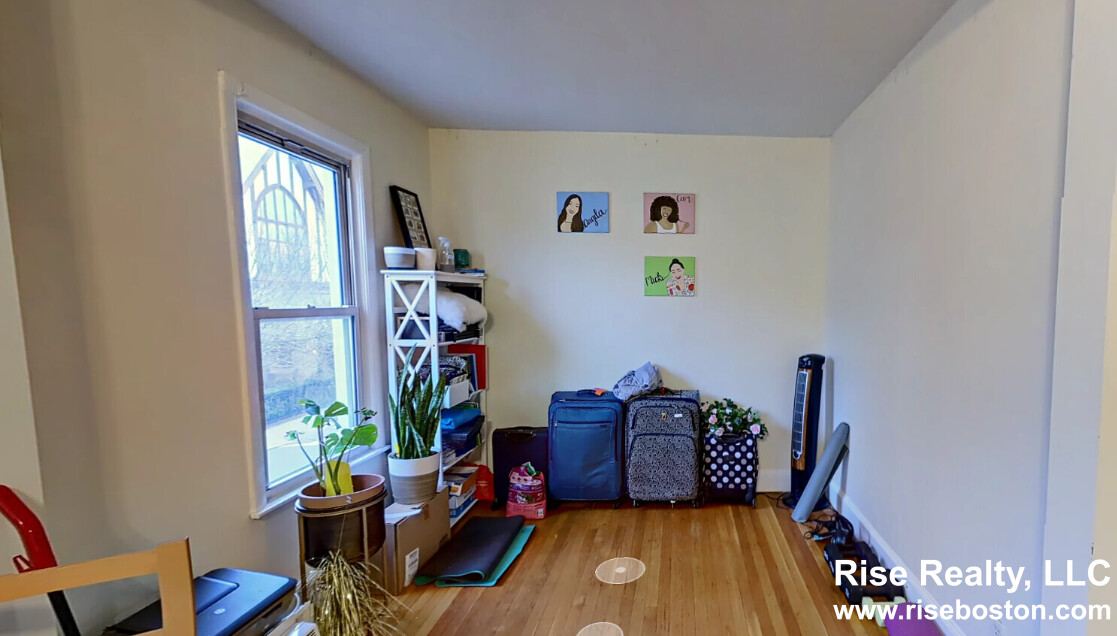 214 Freeman St, North Brookline