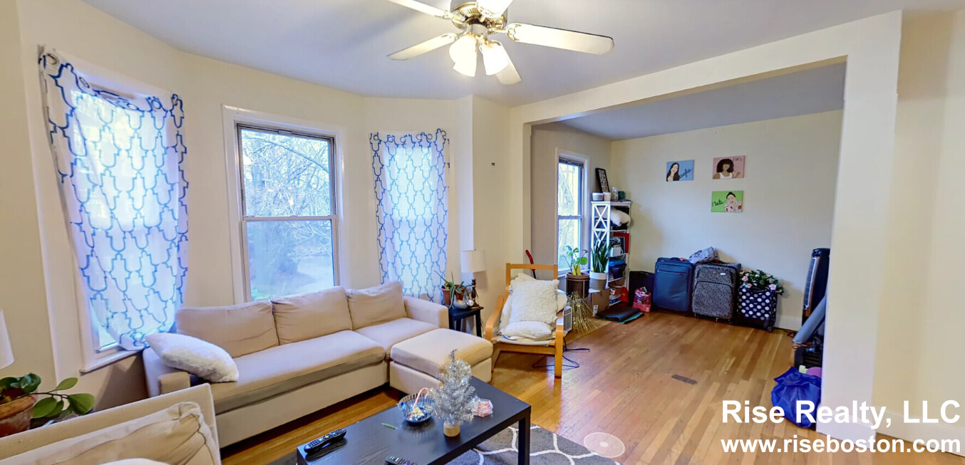 214 Freeman St, North Brookline