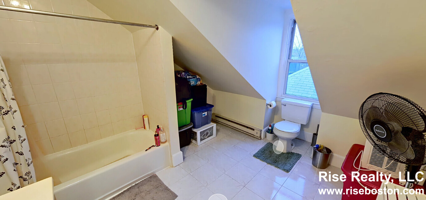 214 Freeman St, North Brookline