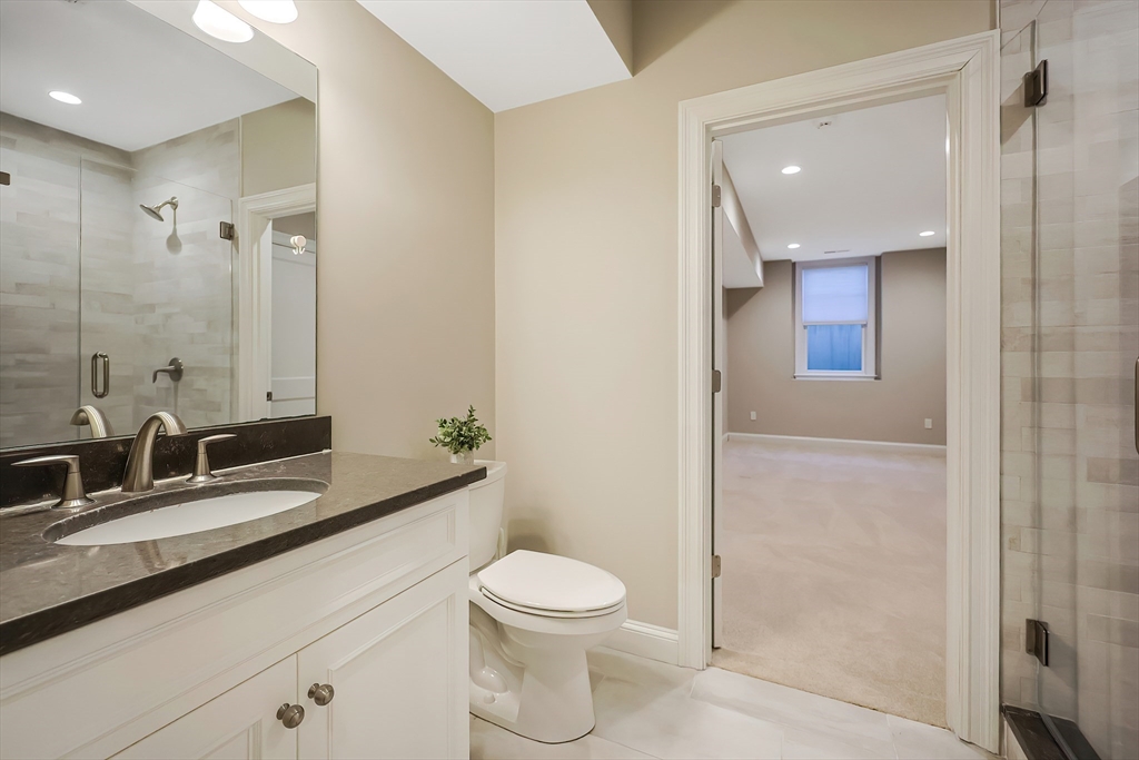 7 Marshall Rd, Wellesley