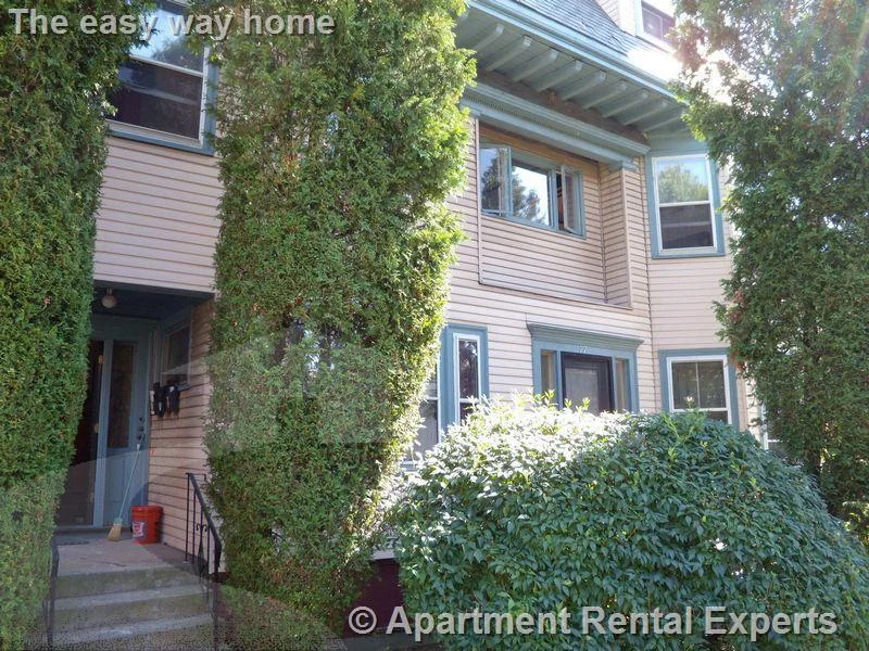 79 College Ave, Davis Square