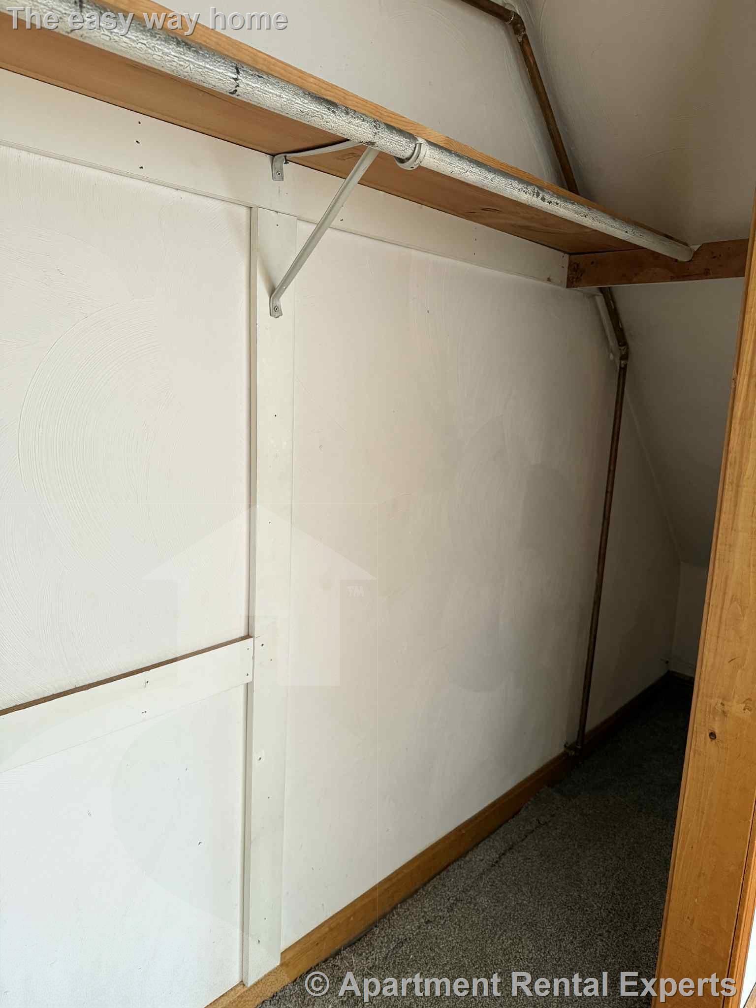 10 Windsor Rd, Tufts