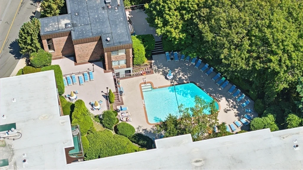 1006 Paradise Rd, Swampscott